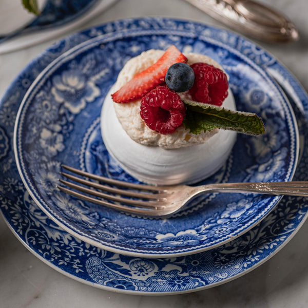 Corona de adviento de pavlova con berries