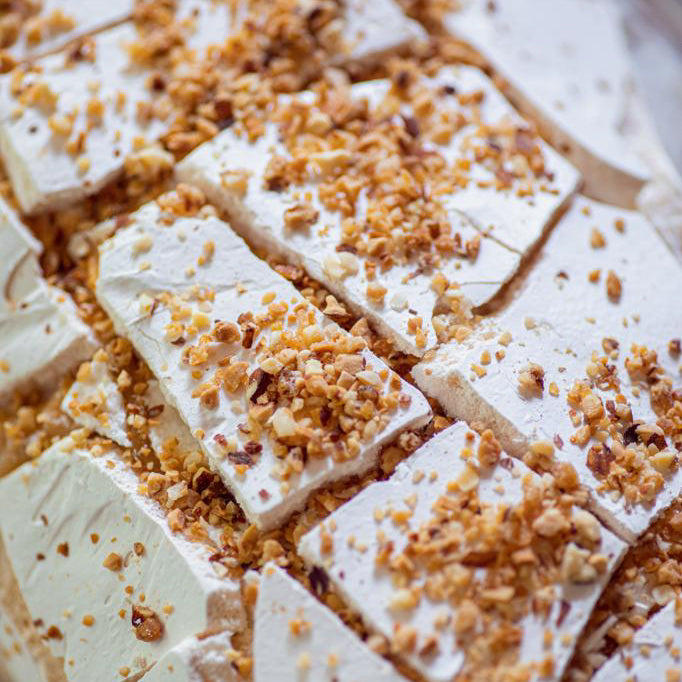 Tronco de merengue y lúcuma